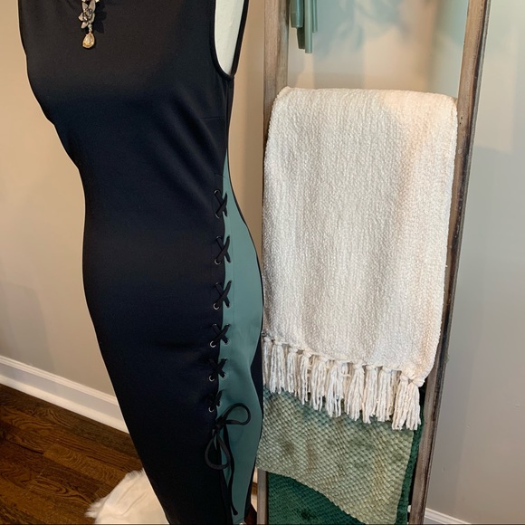 🍈 Belle Sky Sleeveless MIDI Dress - Picture 3 of 11